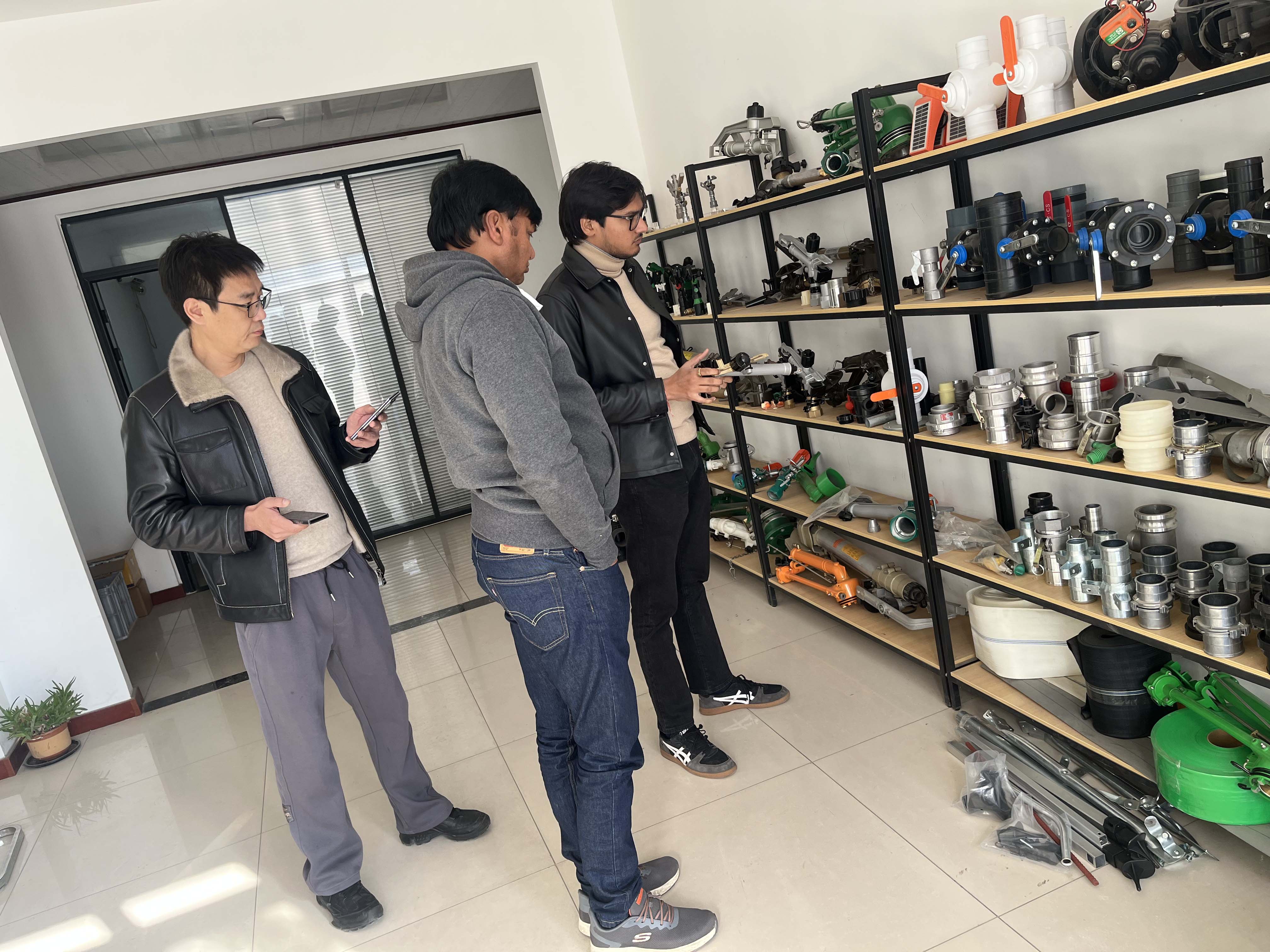 滨海NS40 涡轮喷枪获客户青睐 洽谈批量合作